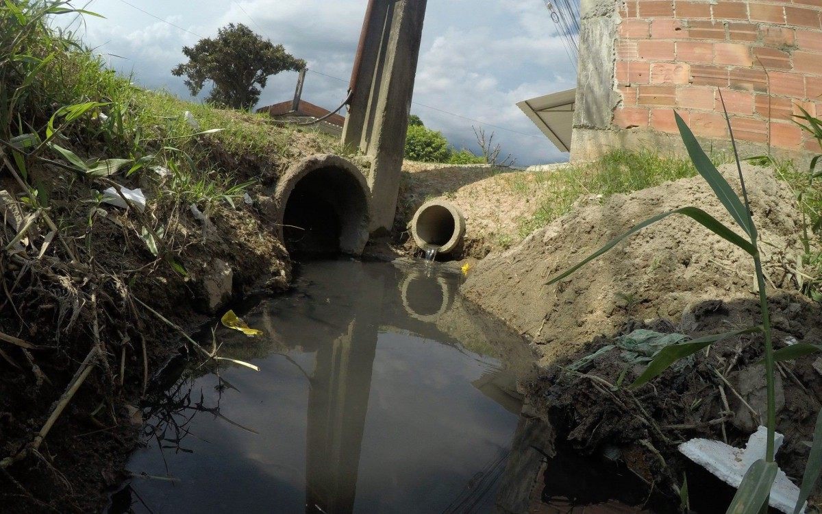 Especial - Problemas na cidade de Mag&eacute;. Rua Dona Joaninha..