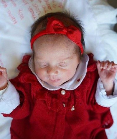 Romana Novais mostra o rostinho de Raika - reprodução do instagram