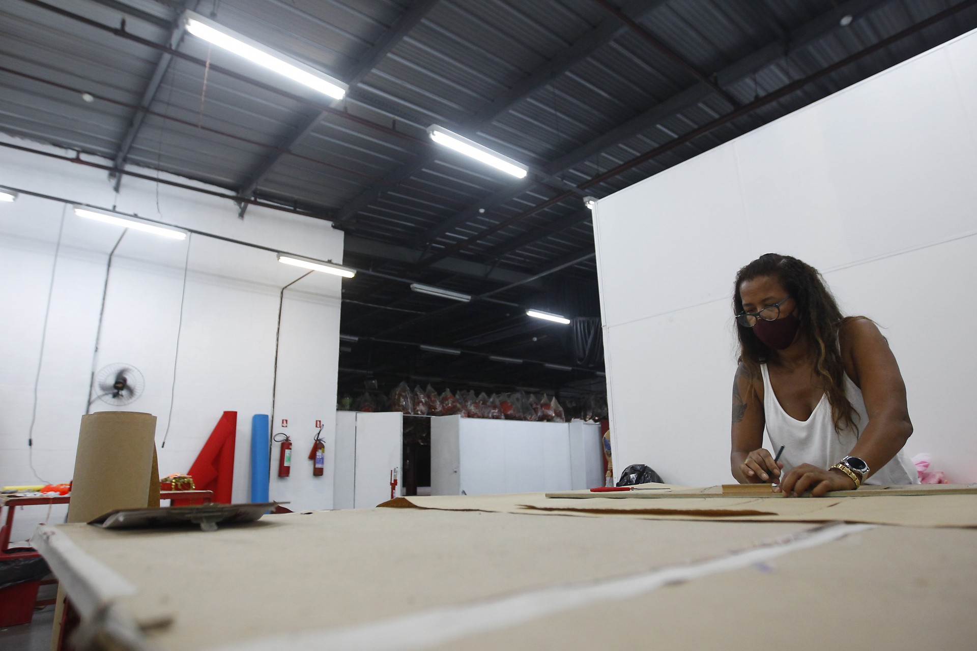Rio de Janeiro 07/01/2021 - A volta aos trabalhos no Barracão do GRES Unidos do Viradouro. Foto: Luciano Belford/Agencia O Dia - Luciano Belford/Agencia O Dia
