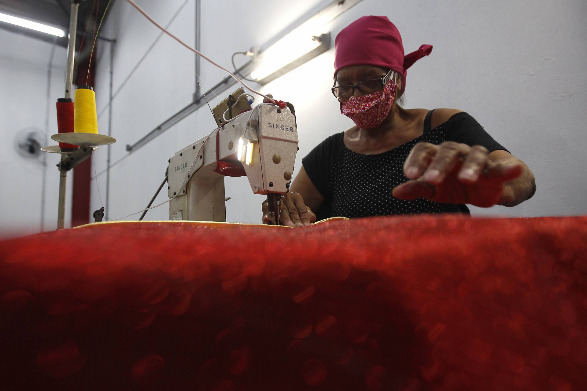 Rio de Janeiro 07/01/2021 - A volta aos trabalhos no Barracão do GRES Unidos do Viradouro. Foto: Luciano Belford/Agencia O Dia - Luciano Belford/Agencia O Dia