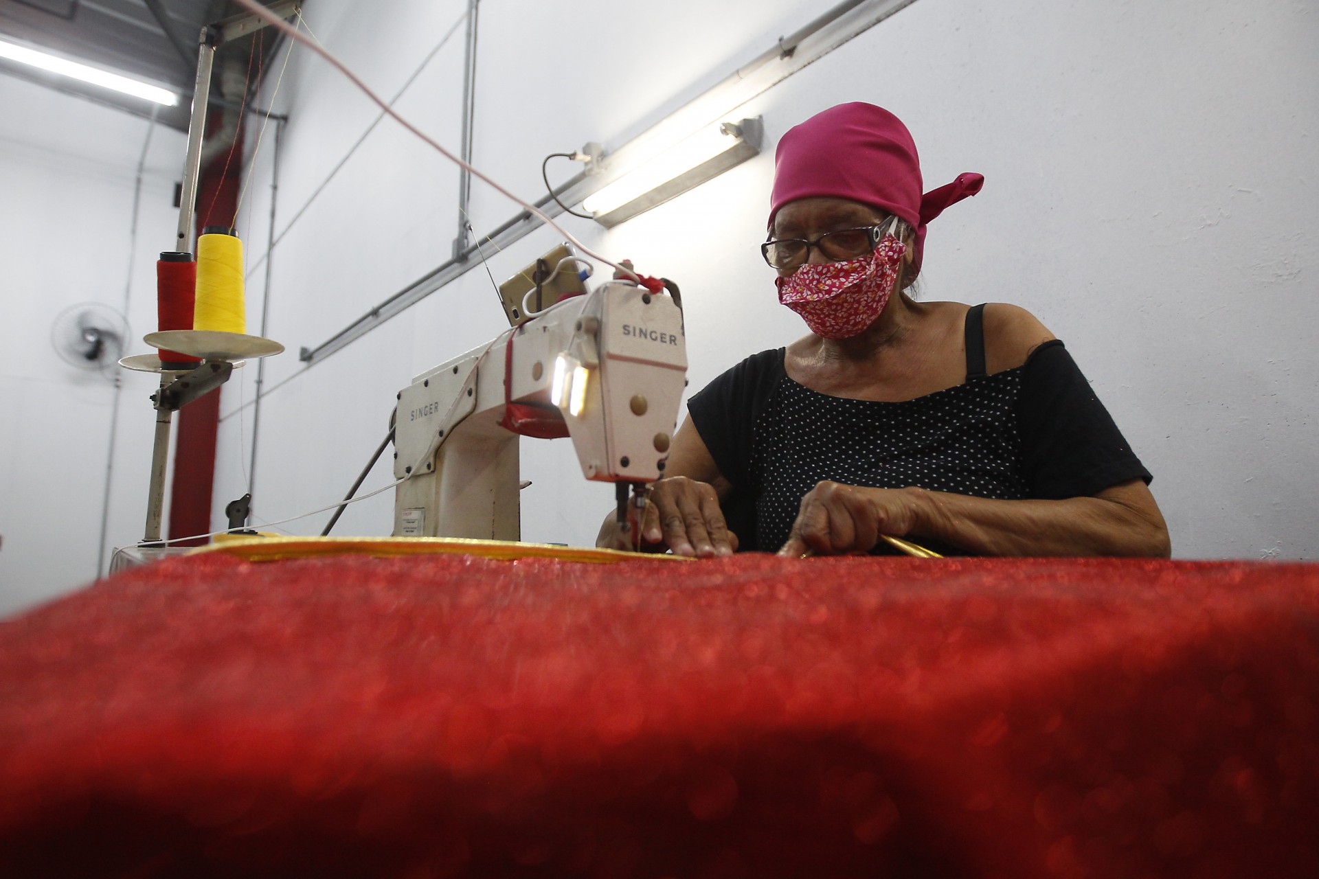 Rio de Janeiro 07/01/2021 - A volta aos trabalhos no Barracão do GRES Unidos do Viradouro. Foto: Luciano Belford/Agencia O Dia - Luciano Belford/Agencia O Dia