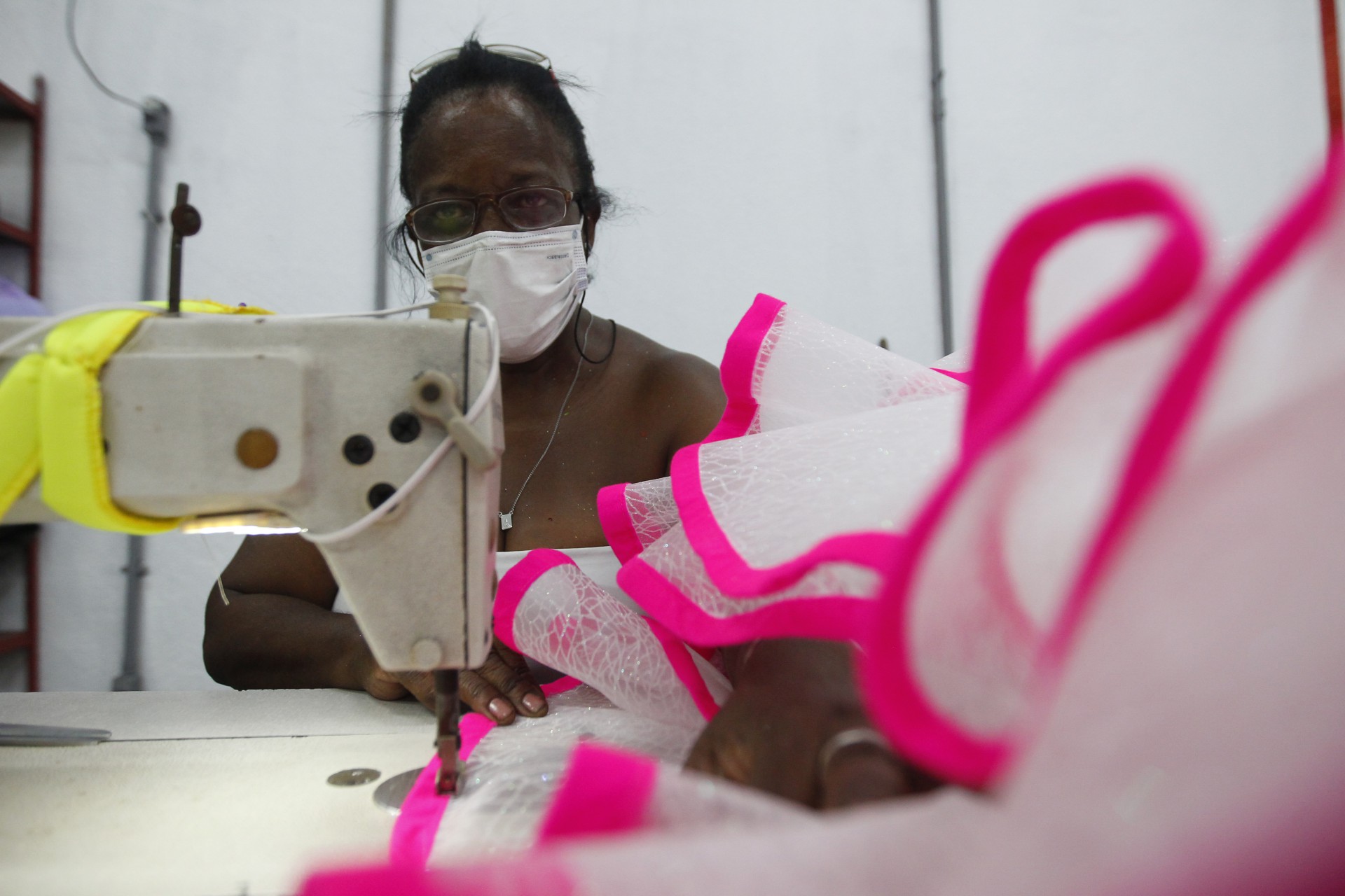 Rio de Janeiro 07/01/2021 - A volta aos trabalhos no Barracão do GRES Unidos do Viradouro. Foto: Luciano Belford/Agencia O Dia - Luciano Belford/Agencia O Dia