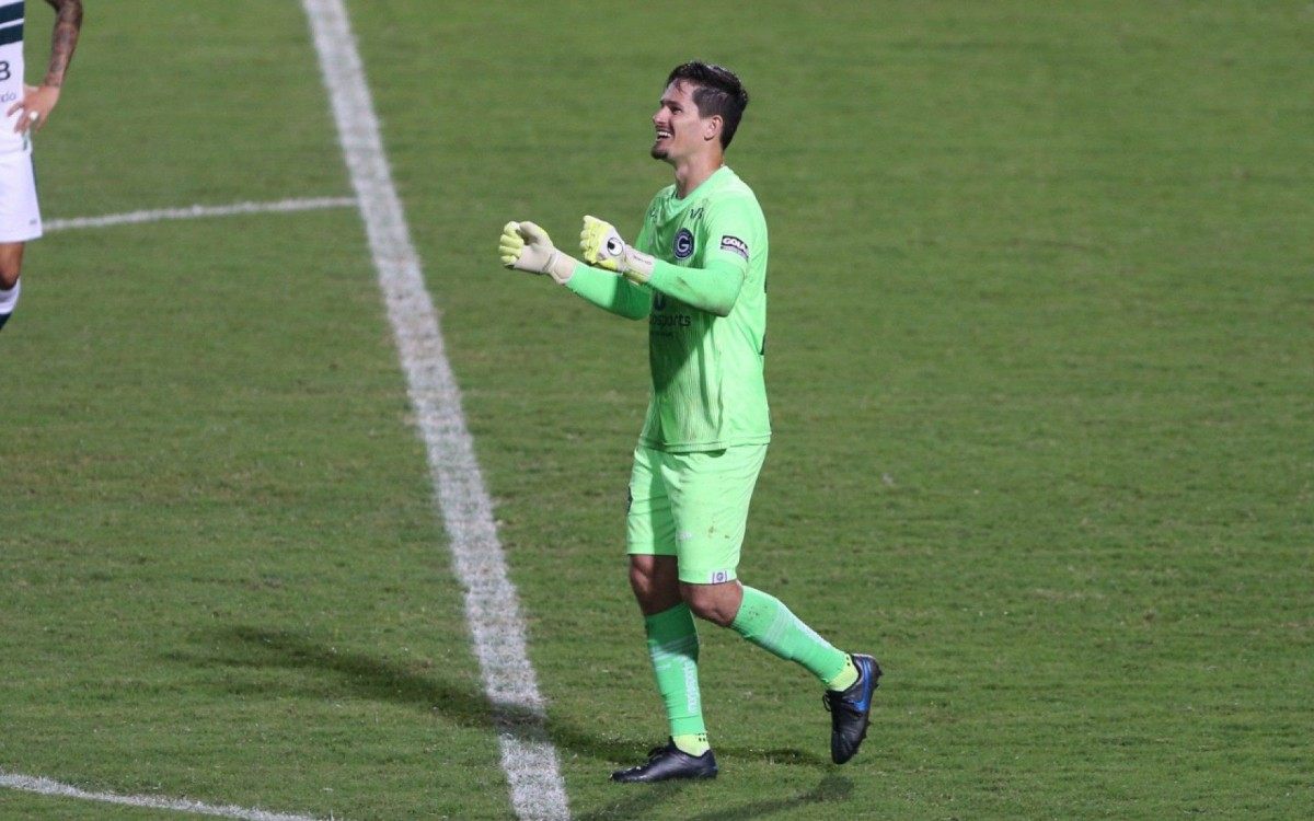 Tadeu Ã© um dos destaques do GoiÃ¡s no Campeonato Brasileiro - DivulgaÃ§Ã£o