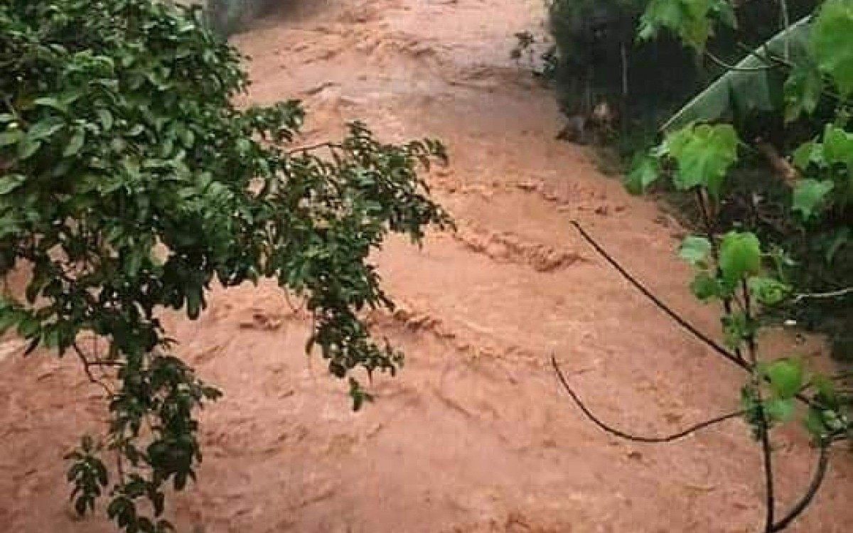 Chuva forte causa transtornos em Duque de Caxias - Reprodução