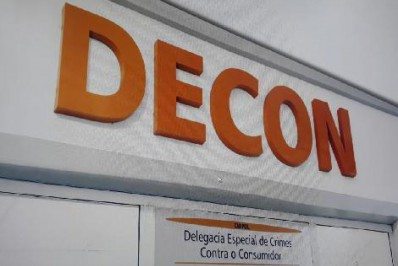 Polícia Civil apreende materiais escolares e artigos de festas impróprios para o consumo