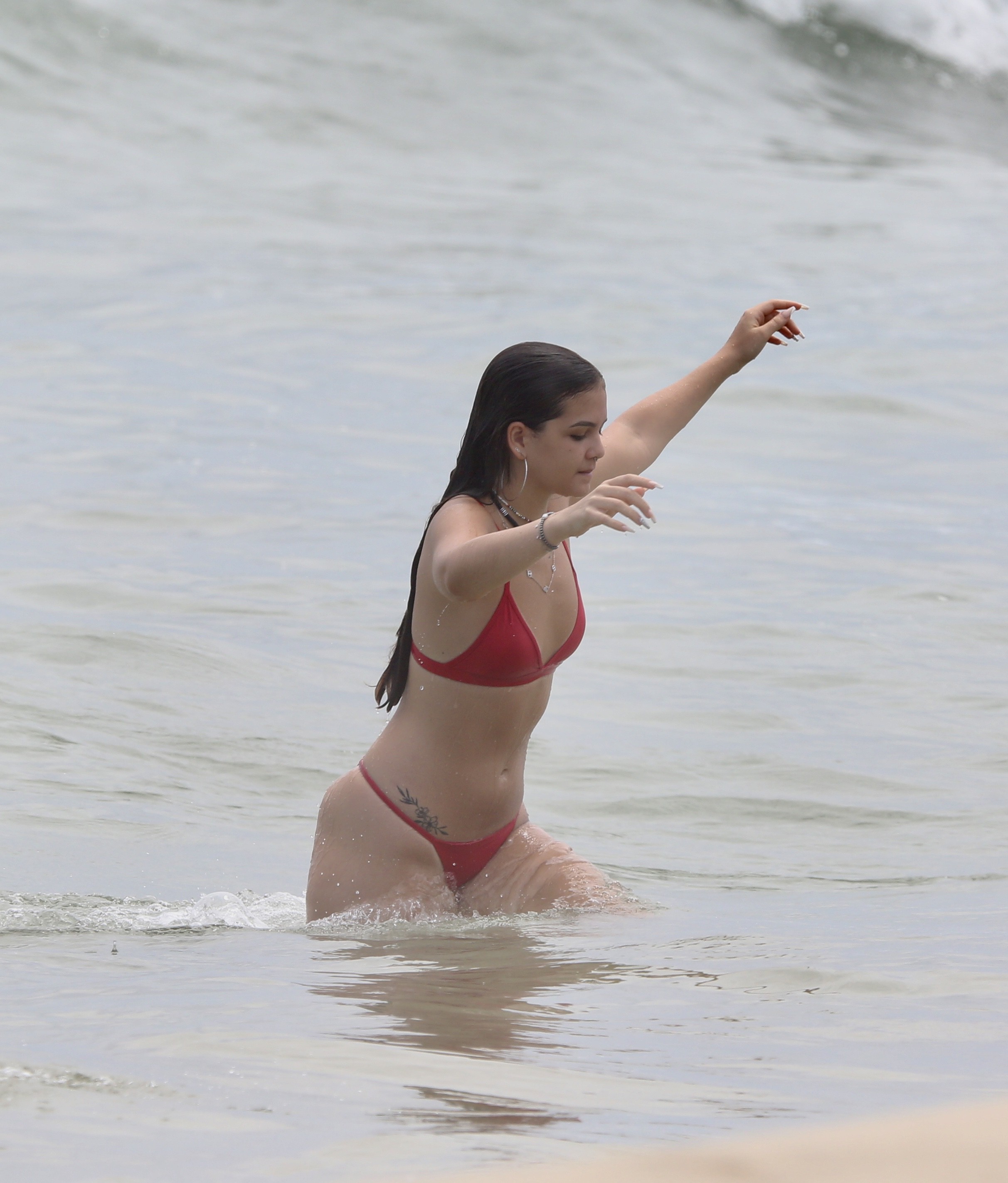 Mel Maia curte dia de sol na Praia da Barra da Tijuca Jornal MEIA HORA -  Celebridades e TV