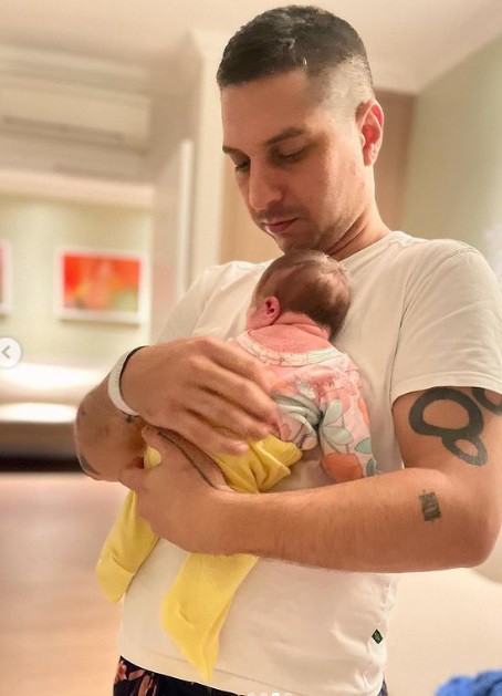 Marido de Marissol e a bebê - reprodução do instagram