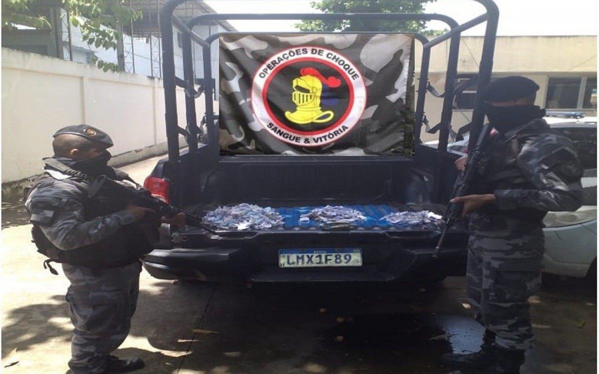 Material apreendido pelo Choque na a&ccedil;&atilde;o da comunidade da Linha - Divulga&ccedil;&atilde;o