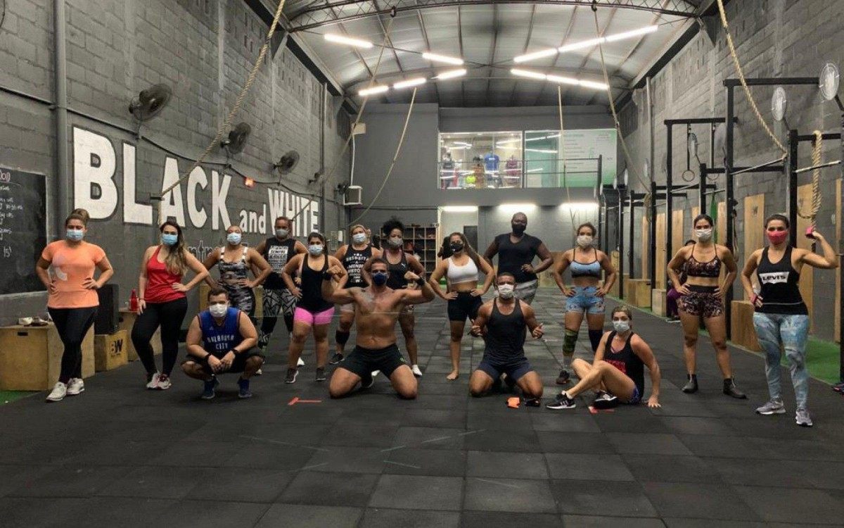 Centro de crossfit "Black and White" conquista Duque de Caxias - Divulga&ccedil;&atilde;o