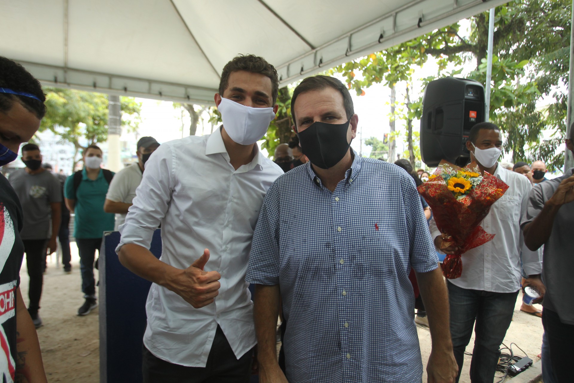 O prefeito Eduardo Paes participa, com o secret&aacute;rio especial da Juventude Carioca (JUVRio), Salvino Oliveira, da inaugura&ccedil;&atilde;o do primeiro Memorial da Luta da Juventude no enfrentamento &agrave; covid-19 - Estefan Radovicz / Ag&ecirc;ncia O Dia