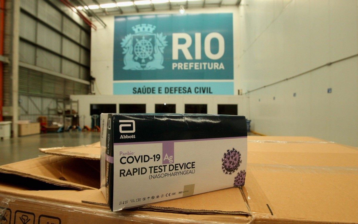 Teste r&aacute;pido para a covid-19 - Estefan Radovicz / Agencia O Dia