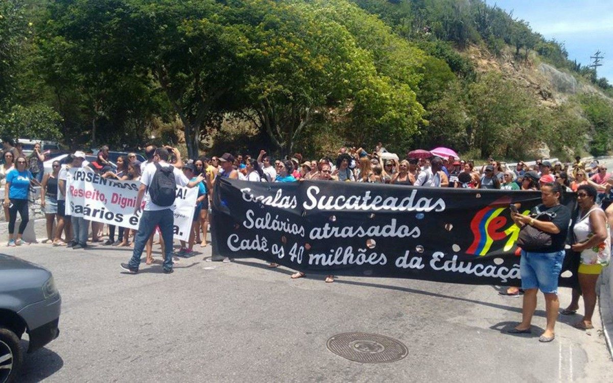 Educação de Cabo Frio em pé de guerra com o novo Governo cobra salário atrasado e outras reivindicações - Imagem de internet 