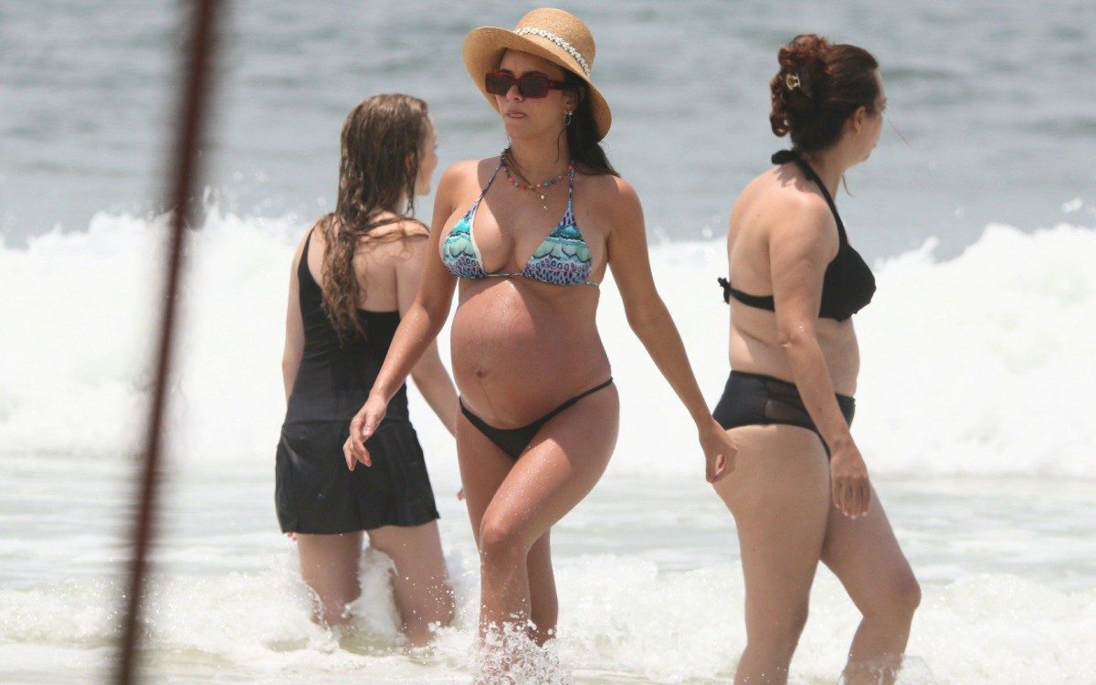 Talita Younan na Praia da Barra da Tijuca