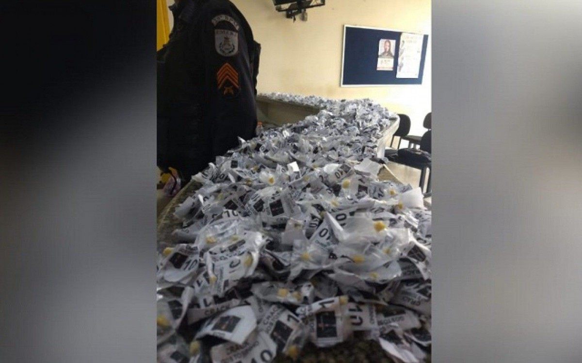 Informações anônimas que levem a Policia a apreensões e prisões podem ser passadas ao Disque Denúncia do Noroeste pelo telefone WhatsApp (22) 9.9980-1177. - Foto: divulgação