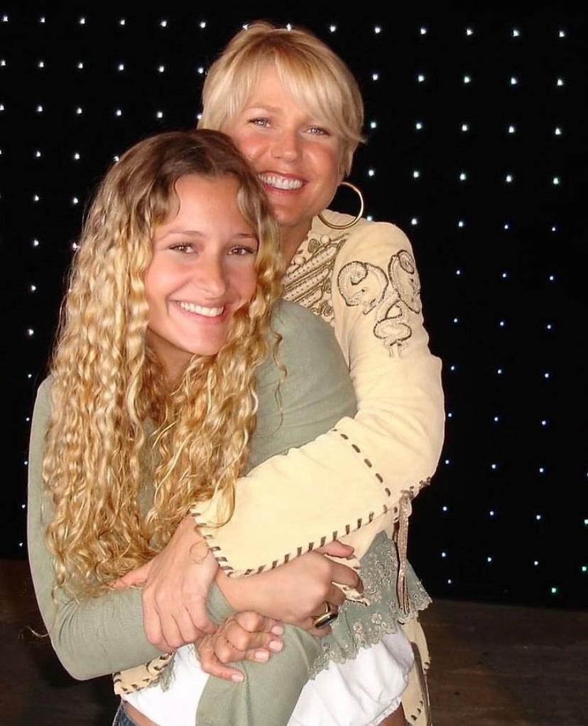 A ex-paquita Joana MIneiro fez parte do último grupo de Xuxa Meneghel, a Geração 2000.