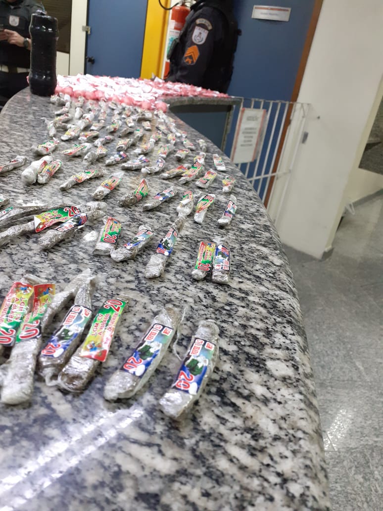 O material apreendido foi apresentado à Polícia Civil. - Divulgação/PM