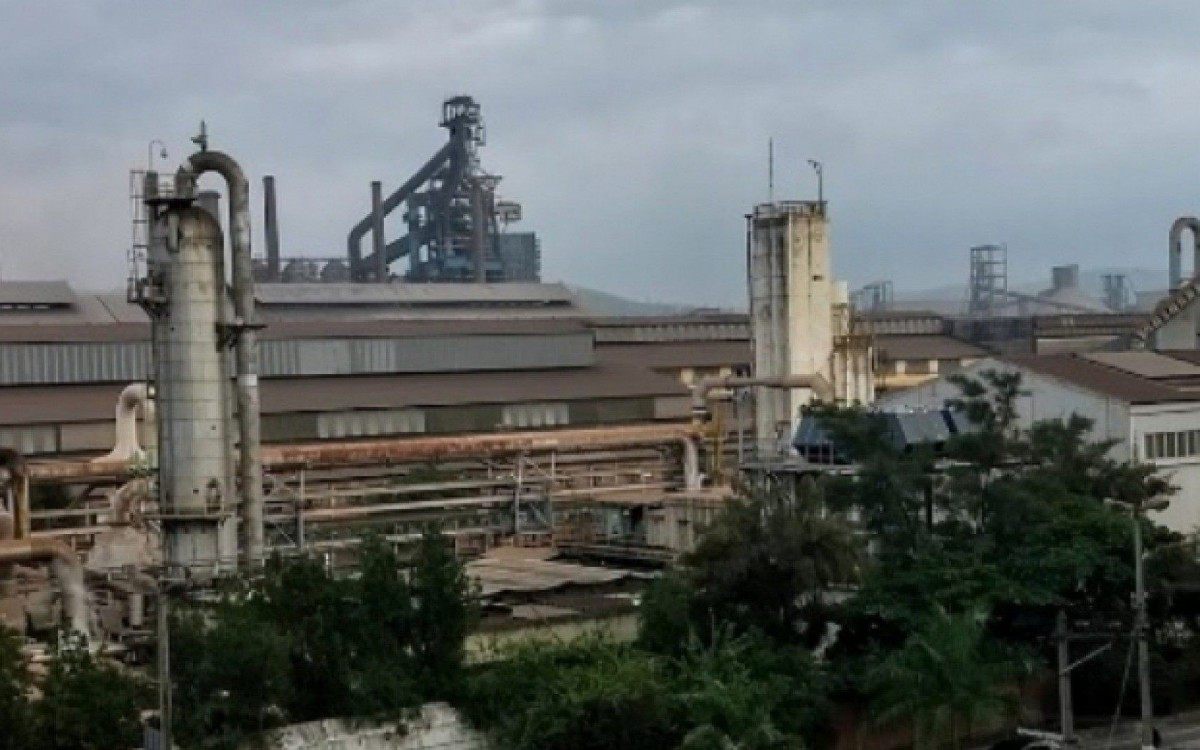 Corpo de homem &eacute; encontrado com marcas de tiros dentro de usina em Volta Redonda - Divulga&ccedil;&atilde;o