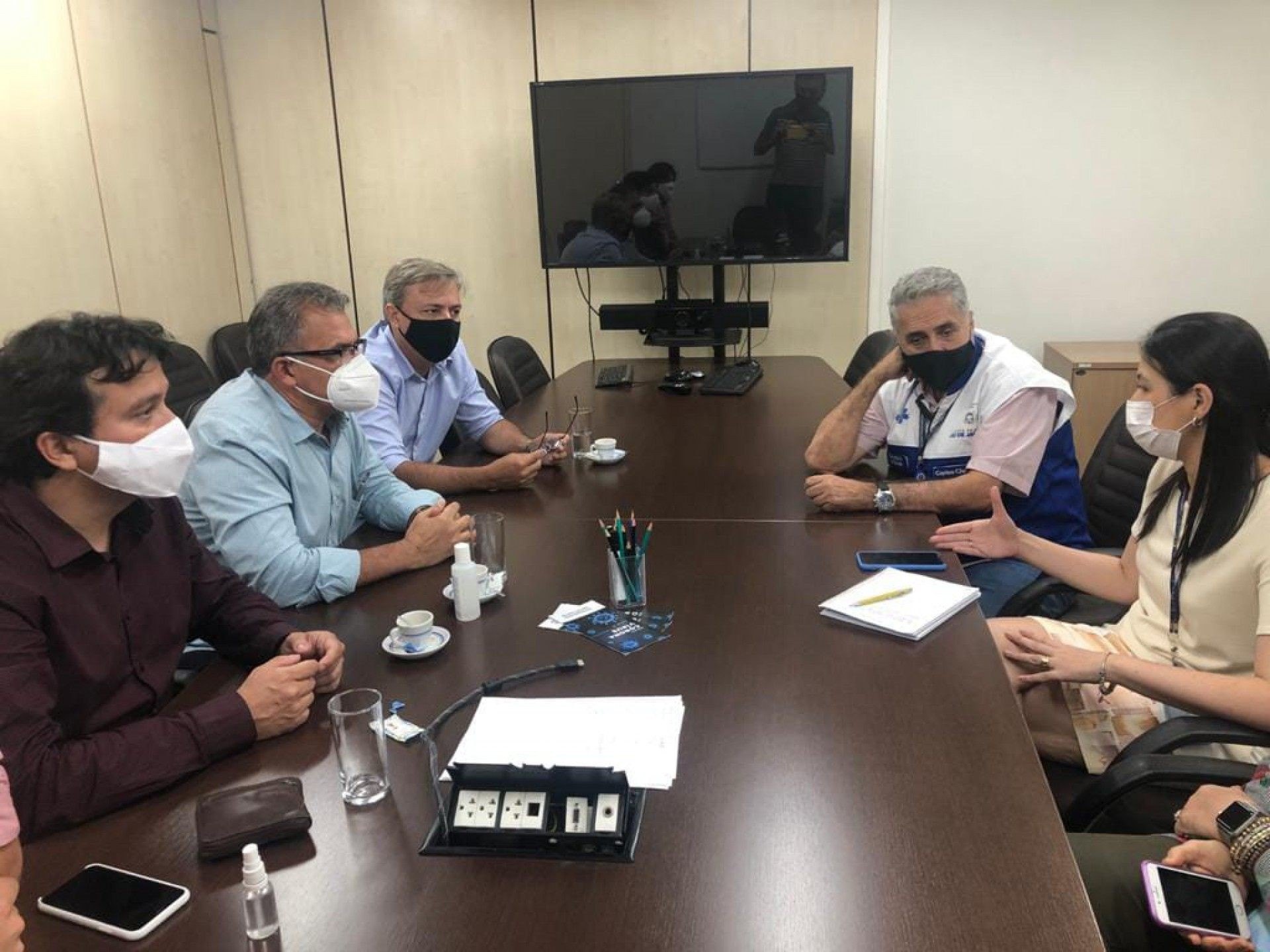 Alexandre Martins, Prefeito de B&uacute;zios, participa de reuni&atilde;o na Secretaria Estadual de Sa&uacute;de