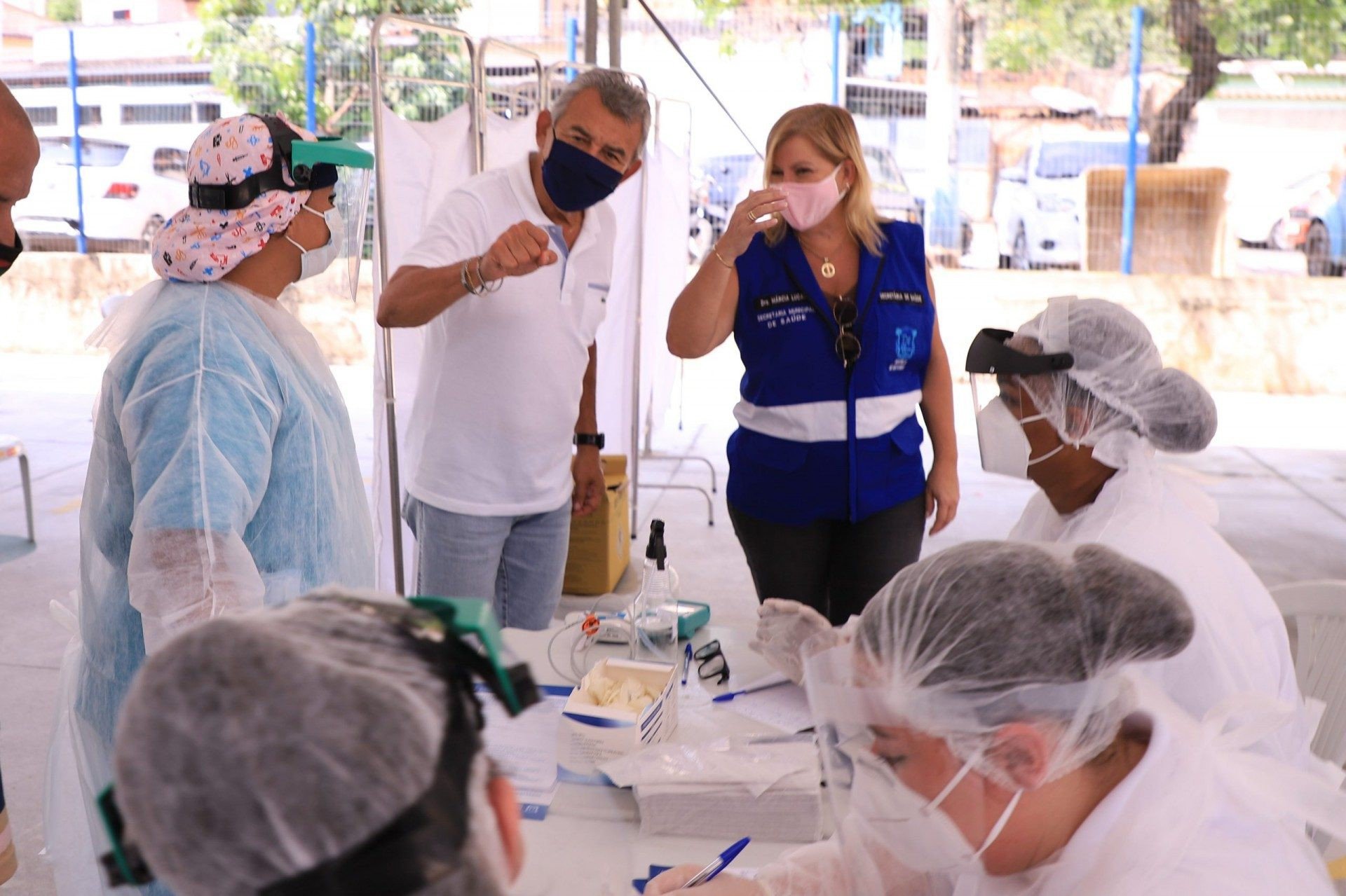 O prefeito anunciou em primeira m&atilde;o que a Secretaria Municipal de Sa&uacute;de j&aacute; est&aacute; preparada para vacinar a popula&ccedil;&atilde;o contra o coronav&iacute;rus - Divulga&ccedil;&atilde;o/ PMSJM