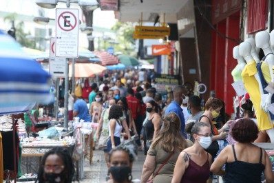 Veja o que abre e fecha no feriado no feriado desta quarta-feira