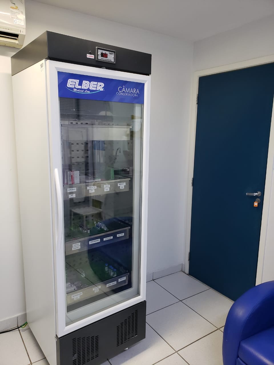 Para garantir a qualidade das vacinas, as geladeiras domésticas das salas de imunização estão sendo substituídas por novas câmaras de conservação, em um total de 90 - Divulgação