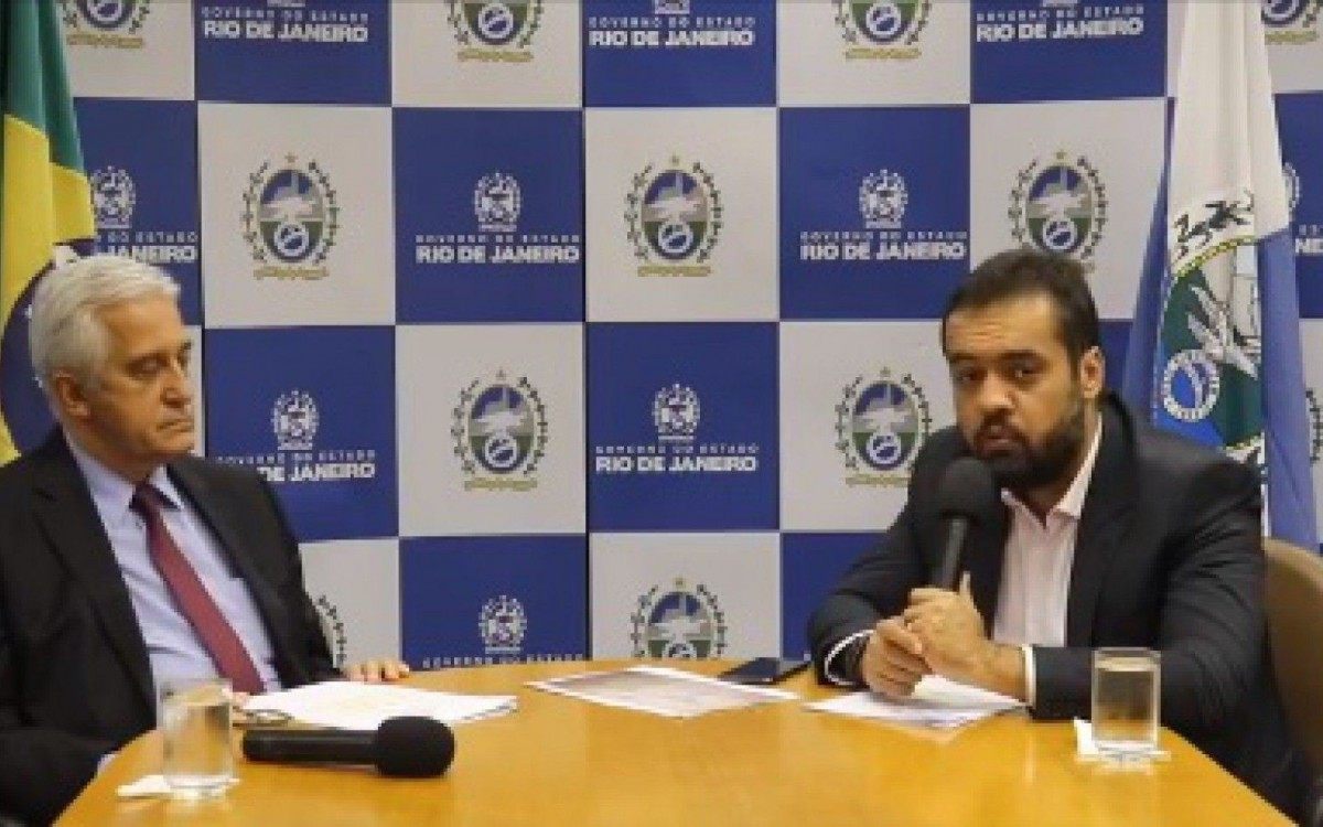 O secretário estadual de Educação, Comte Bittencourt, e Cláudio Castro, governador em exercício do Rio - Facebook / Reprodução 