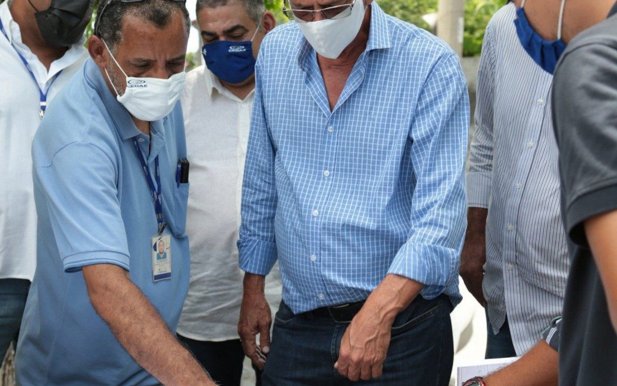 'Enquanto não houver a dragagem do rio, não conseguiremos drenar a região', disse o chefe do Executivo gonçalense - Divulgação