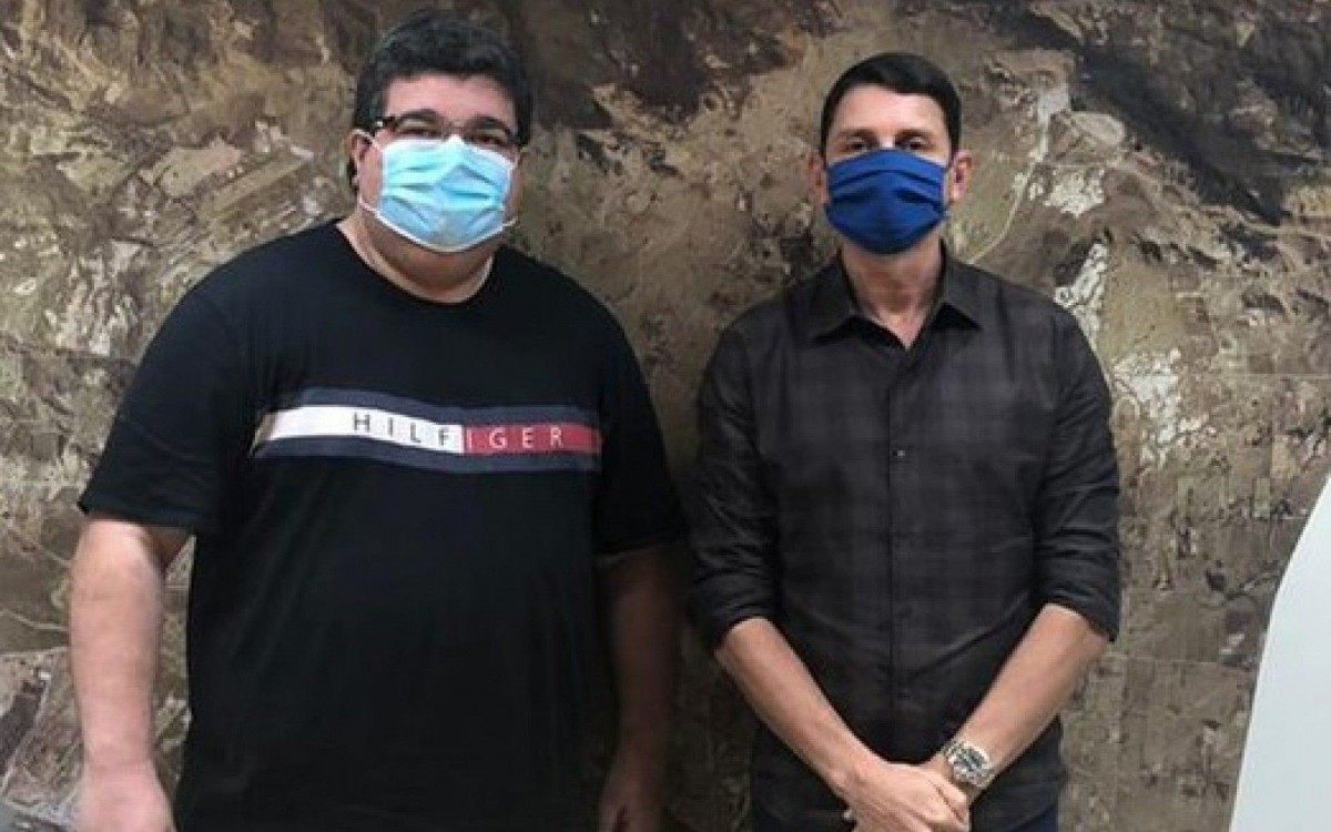 Rubem Vieira (à esq.) recebeu Juninho do Pneu no seu gabinete - Reprodução internet - Facebook