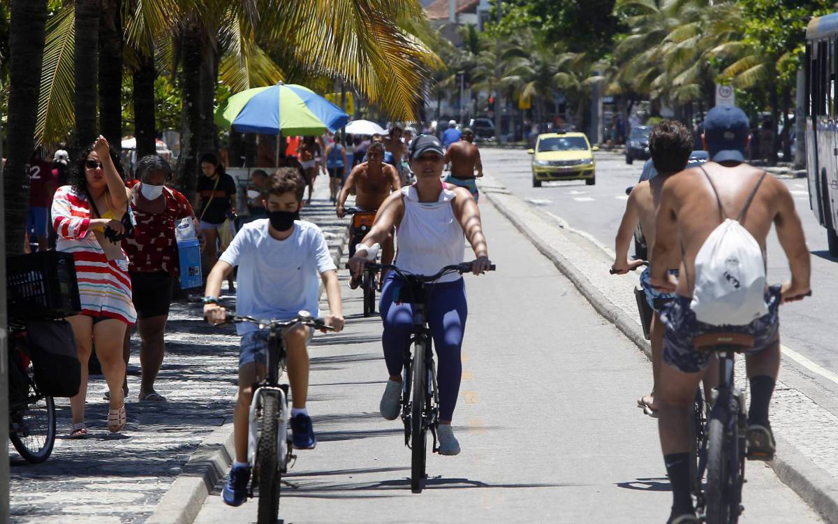 Movimenta&ccedil;&atilde;o na orla do Arpoador. Foto: Luciano Belford/Agencia O Dia