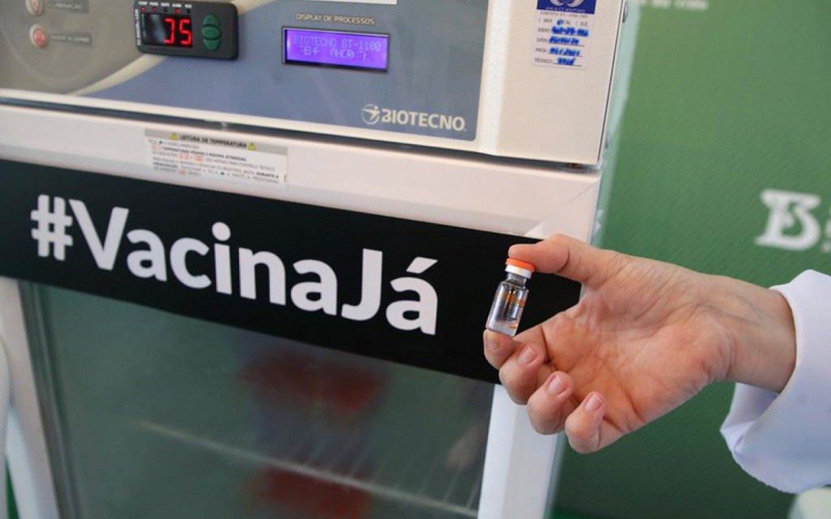 Governo de SP faz coletiva de imprensa após anúncio da aprovação do uso emergencial da Coronavac 