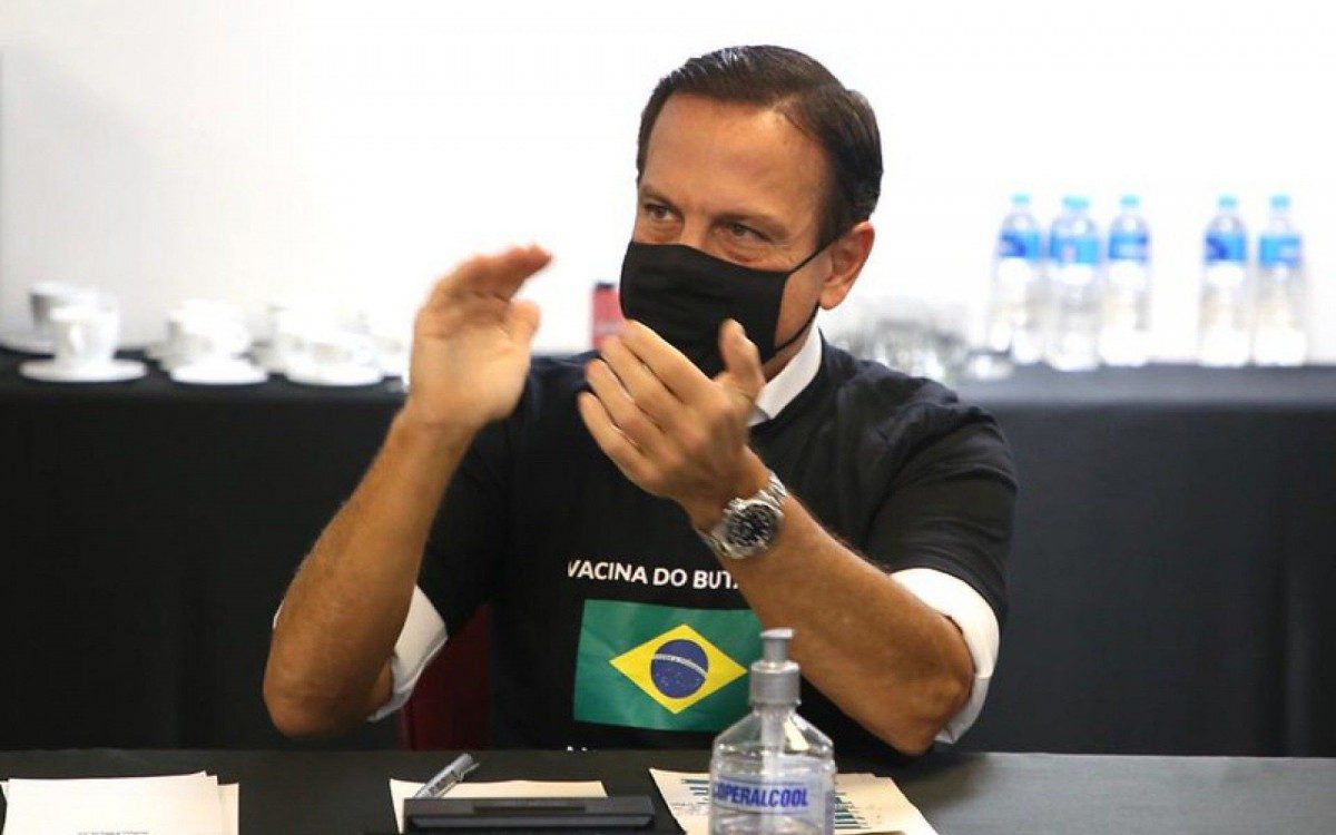 Governo de SP faz coletiva de imprensa após anúncio da aprovação do uso emergencial da Coronavac 