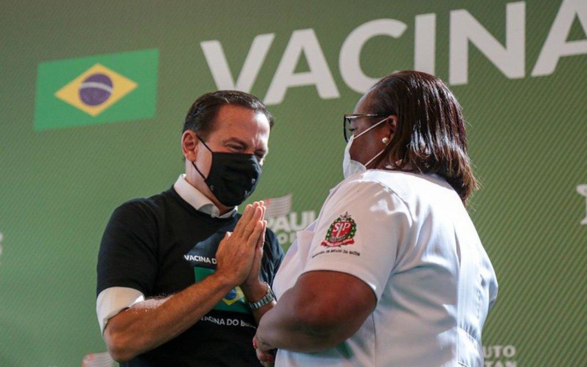 Governo de SP faz coletiva de imprensa após anúncio da aprovação do uso emergencial da Coronavac 