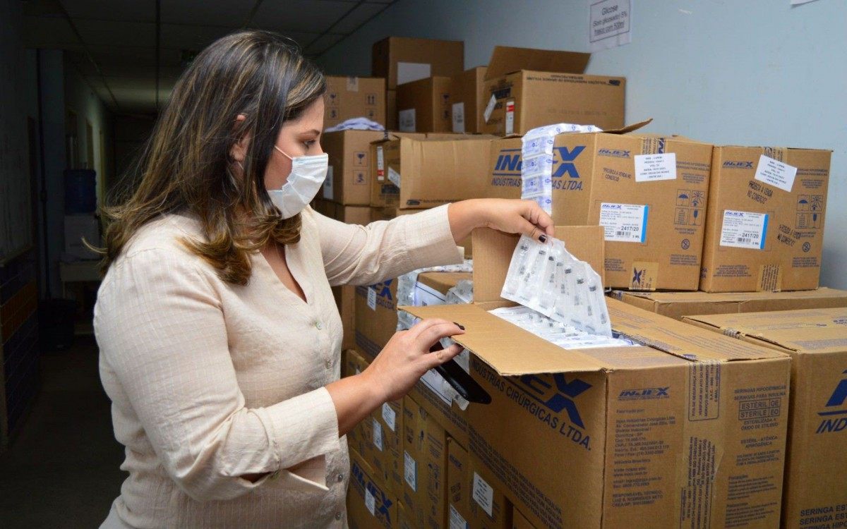 Japeri recebeu 30 mil seringas e agulhas e traça plano de imunização de grupos prioritários - Divulgação/Igor Lima