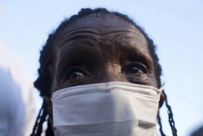 Primeira idosa vacinada no Rio foi baiana da Estácio de Sá