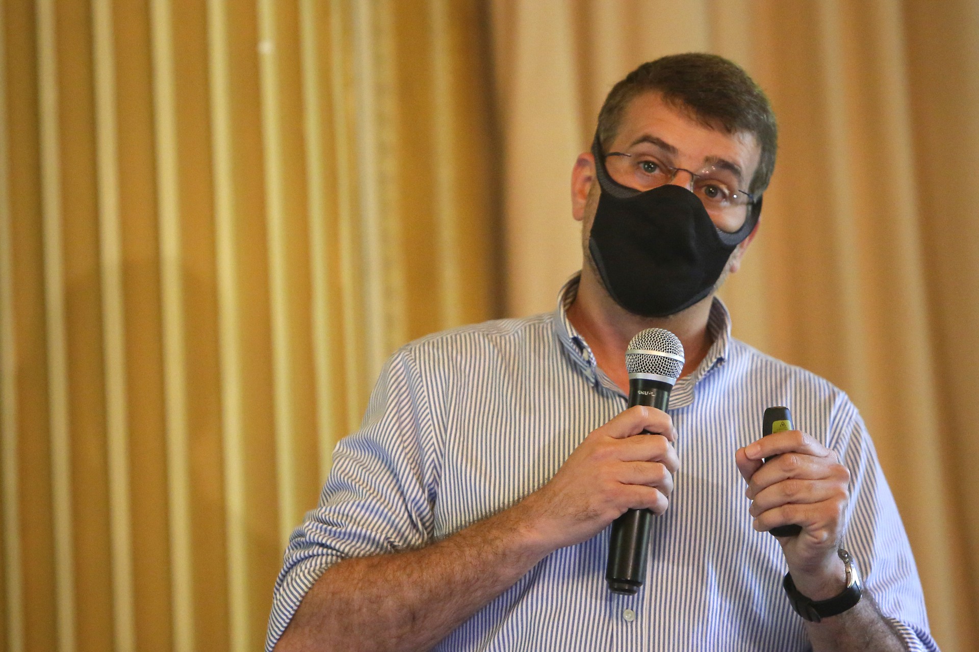 'Não pode ter festa, pistas de dança devem ser fechadas', diz secretário de saúde do Rio