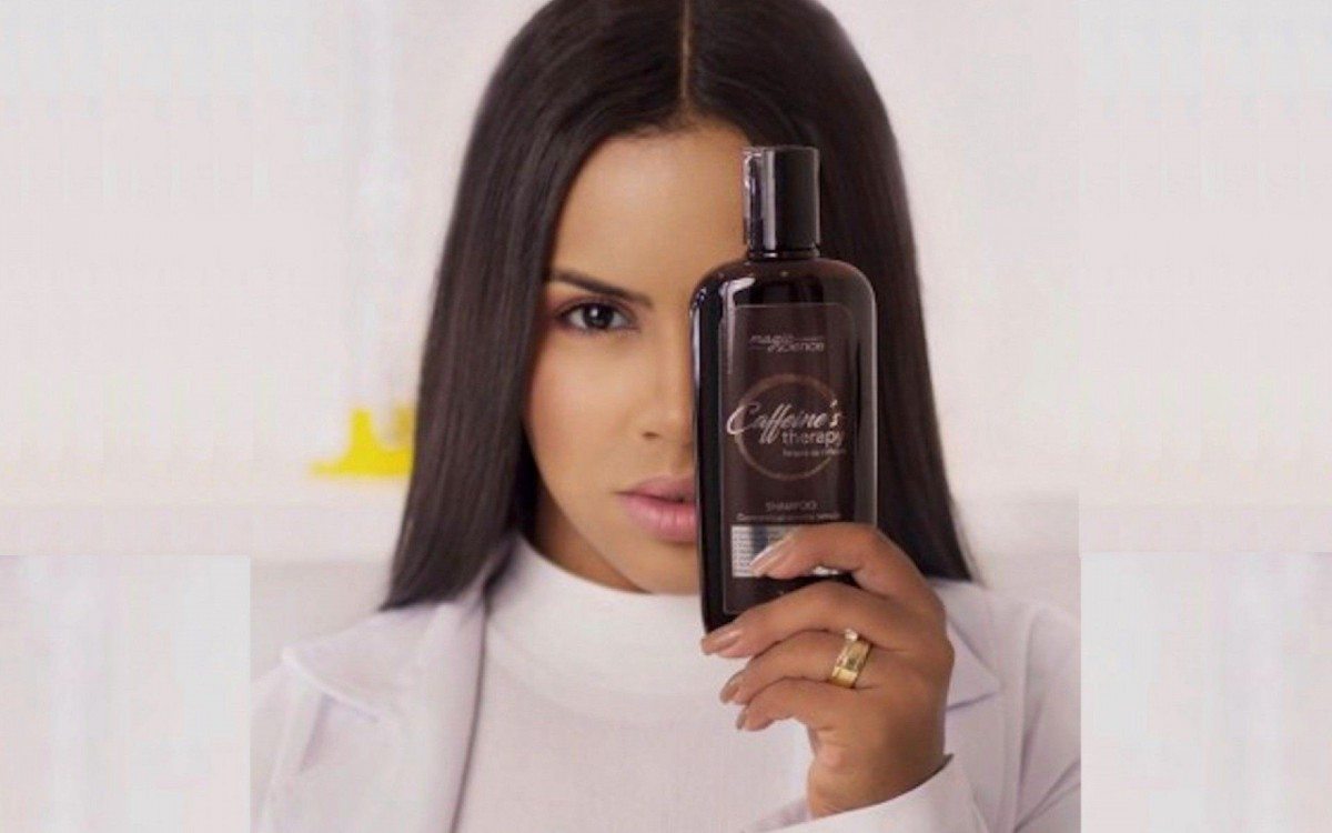 A especialista em Cosmetologia Avançada, Jackeline Alecrim