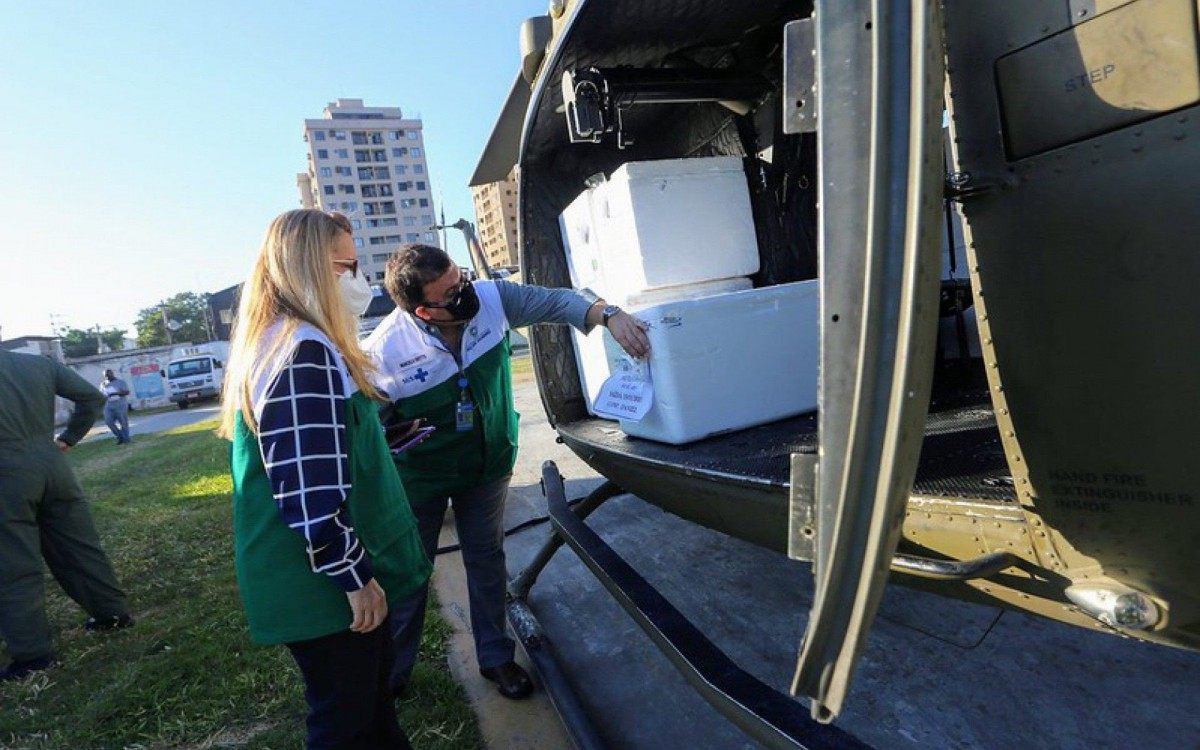 Distribuição das vacinas de Niterói para as cidades do estado  - Divulgação / Mauricio Bazilio