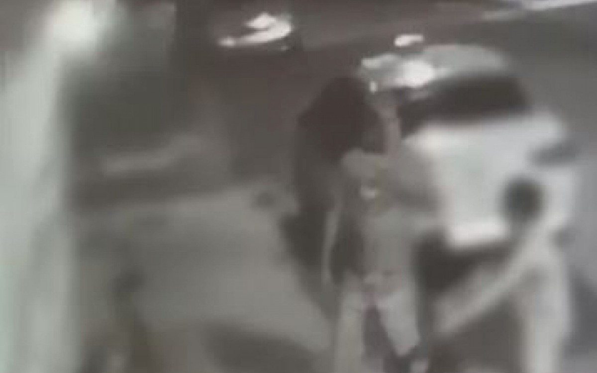 Crianças são assaltadas enquanto brincavam em Irajá - Reprodução/TV Globo