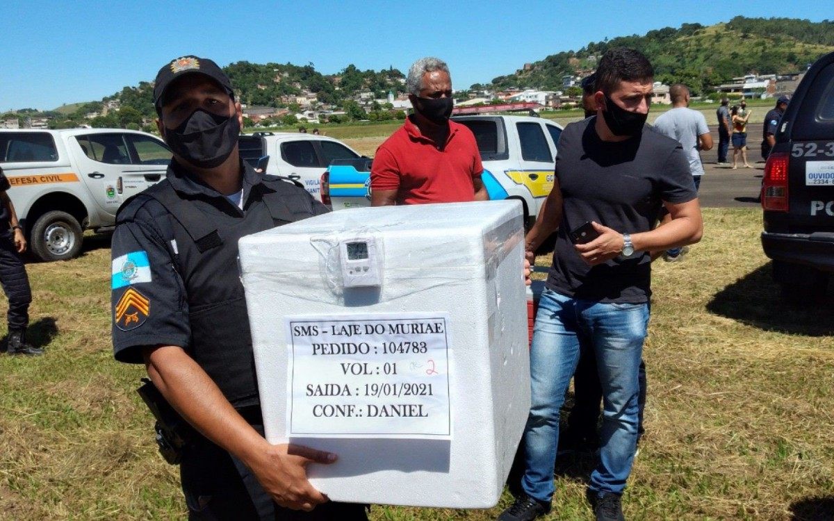 29º BPM de Itaperuna desenvolveu um planejamento e realizou a escolta das primeiras doses da vacina, que foram distribuídas em todos os nove municípios que abrangem a área de atuação da UP. 