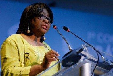 Opas vê 'pequena queda' em casos da covid-19 nas Américas, mas alerta para variantes