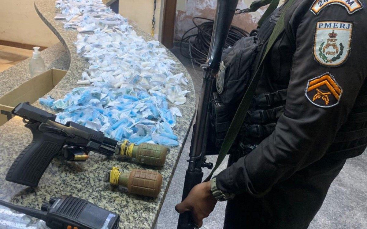 PM apreendeu equipamentos e drogas em grande quantidade - Divulgação - 24º BPM