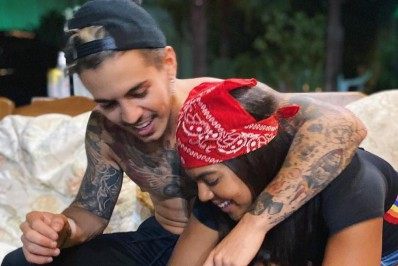 Cartolouco entrega reconciliação de Tays e Biel: 'Eles voltaram'