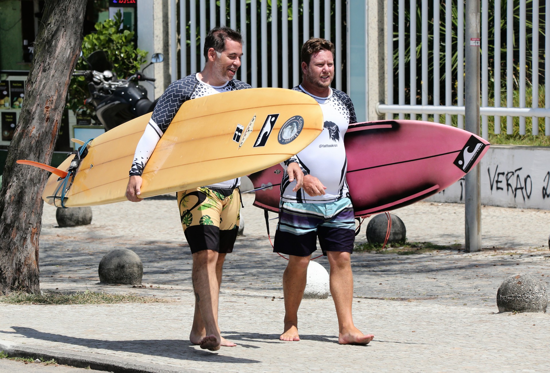 Em Dia De Sol Famosos Praticam Surf Na Orla Do Rio Mh Celebridades E Tv