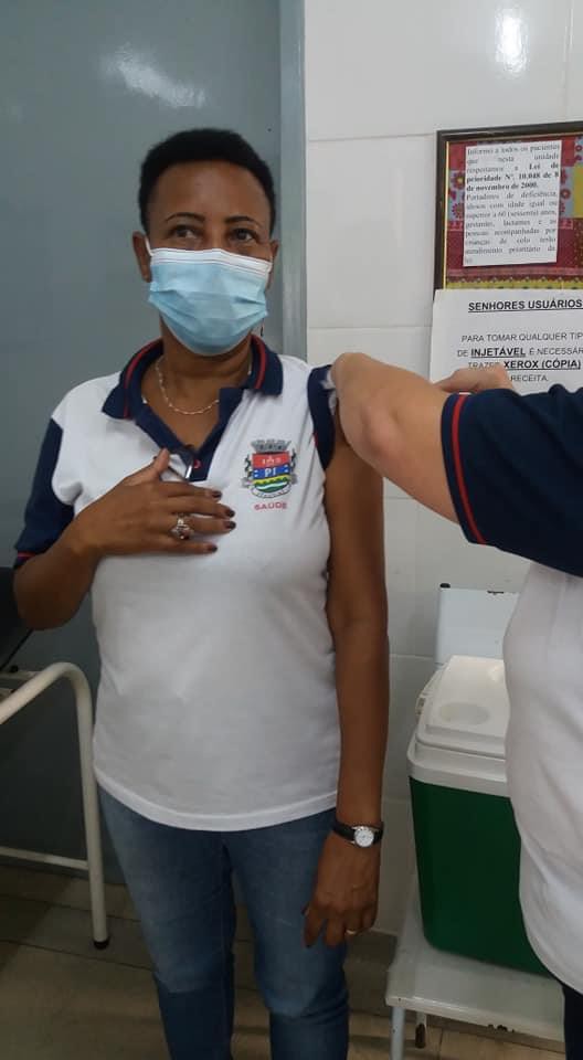 Iara Santos - sócia da Portela e componente de ala
 - Crédito: Divulgação