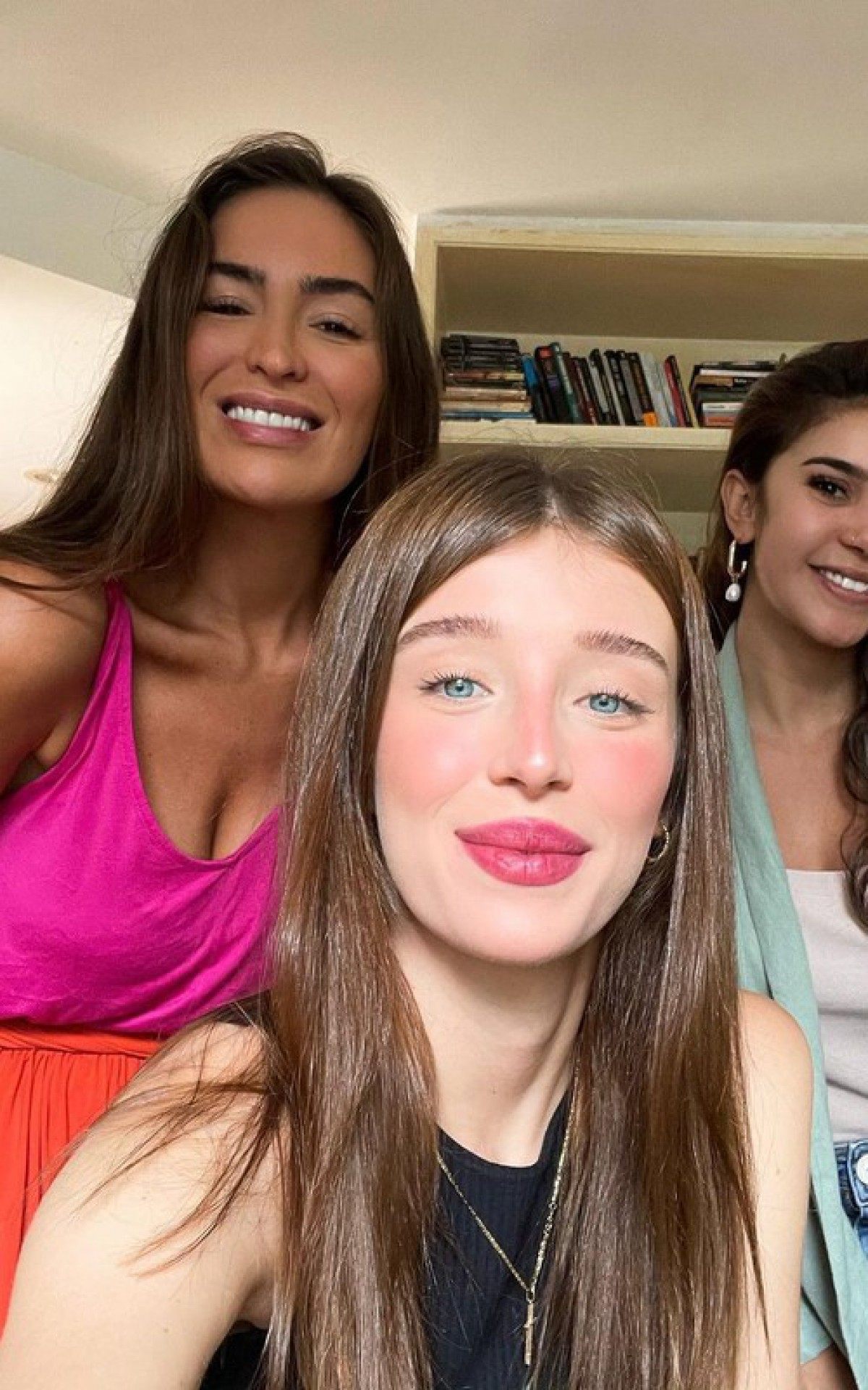 Izabella Borges, Duda Reis e Gizelly Bicalho - Reprodução Internet