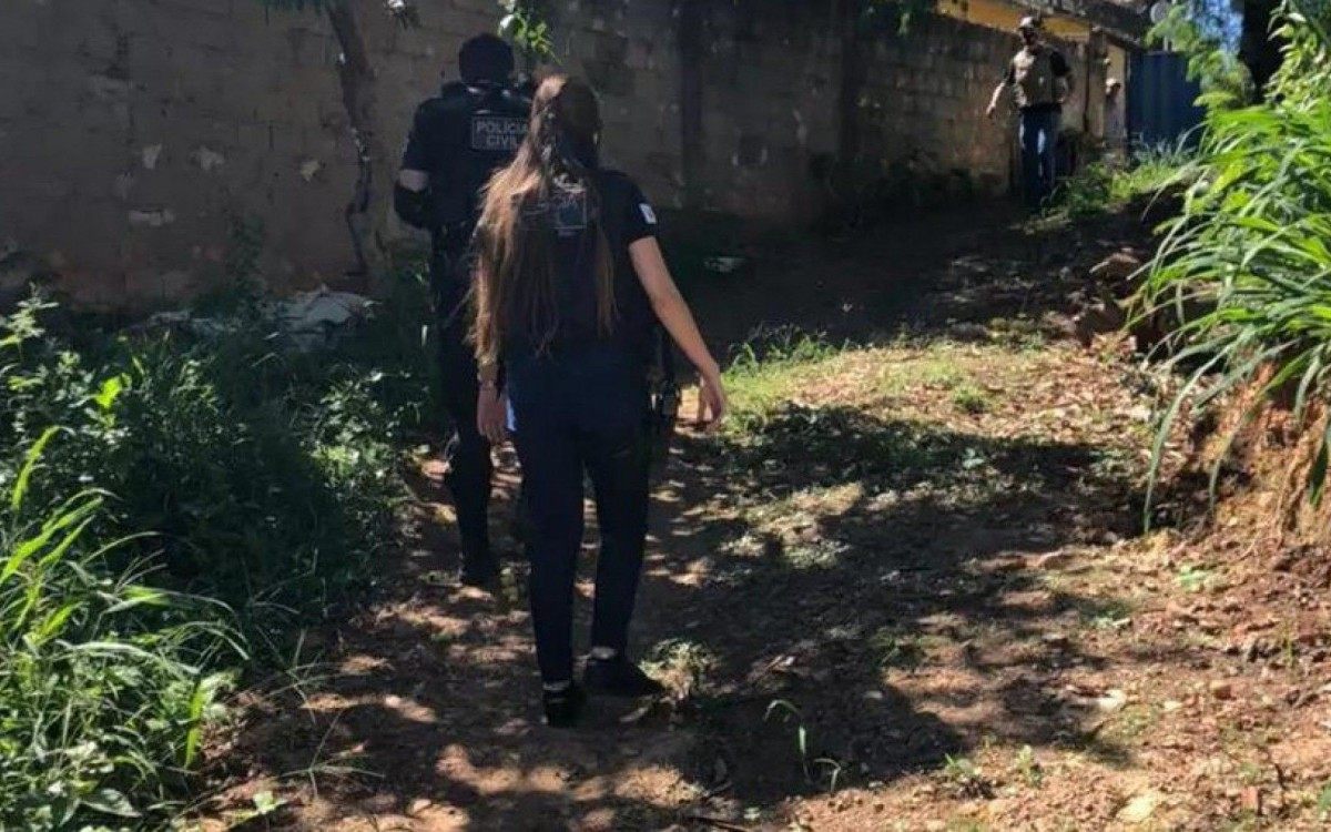 Autoridades fazem busca por agressor - Divulgação Polícia Civil