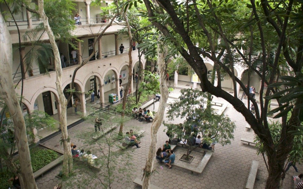 Pátio da Universidade Veiga de Almeida (Tijuca)