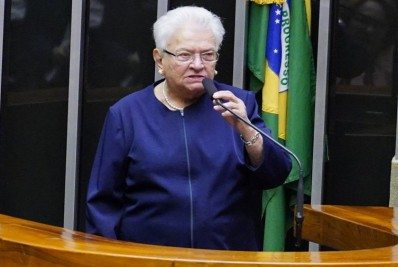 Luiza Erundina passa mal em sessão na Câmara dos Deputados