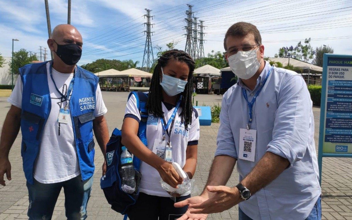 Secretário Daniel Soranz participou de ação de conscientização contra a covid no Parque Madureira na manhã deste domingo e falou sobre vacinação