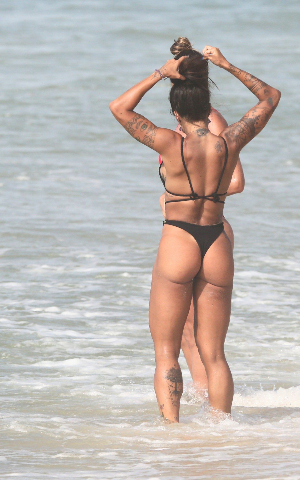 Aline Riscado na praia